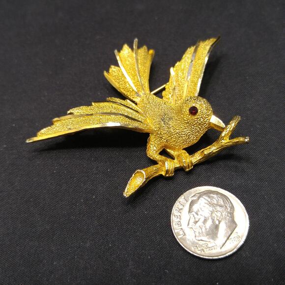 Vintage B.S.K. Bird Brooch, Red Rhinestone Eye, 1960s Jewelry - Picture 10 of 10